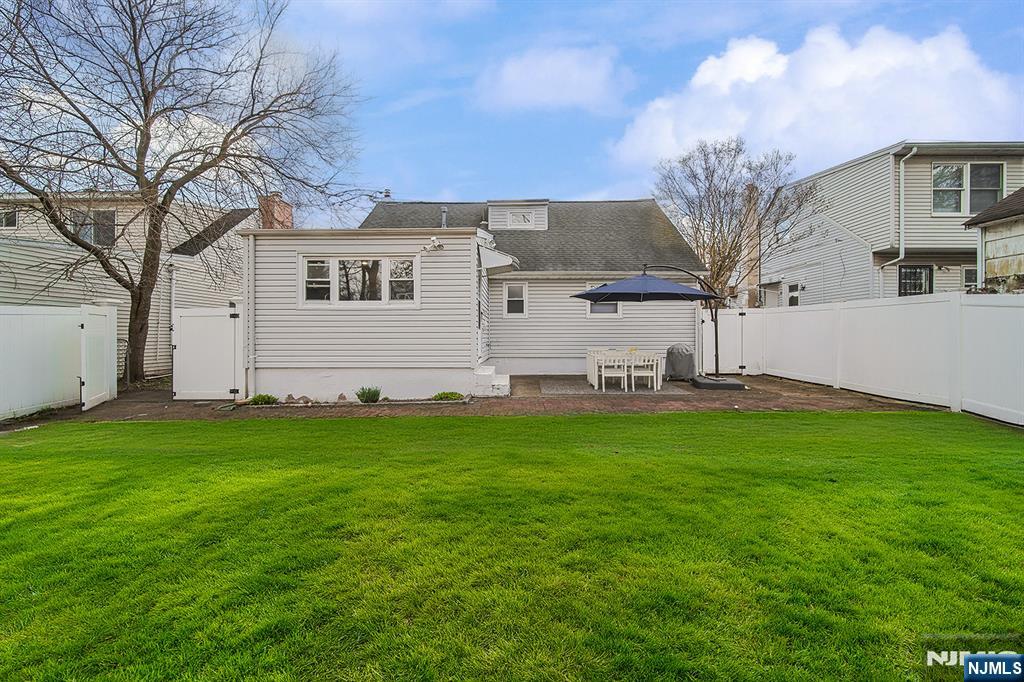 907 Spring Valley Road