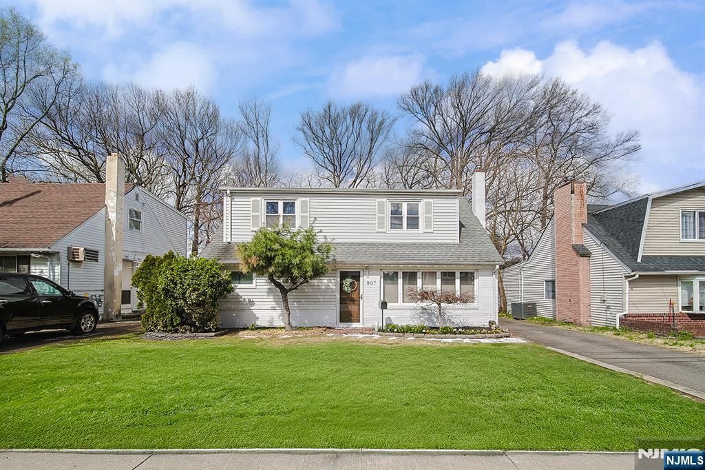 Photo of 907 Spring Valley Road, Maywood, NJ 07607 (MLS # 26011739)