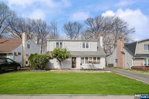 907 Spring Valley Road Maywood NJ 07607