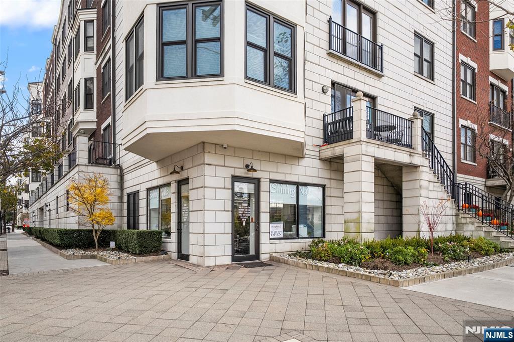 1200 Grand Street C1