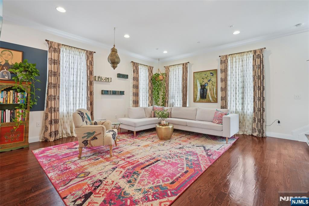 42 Roosevelt Drive