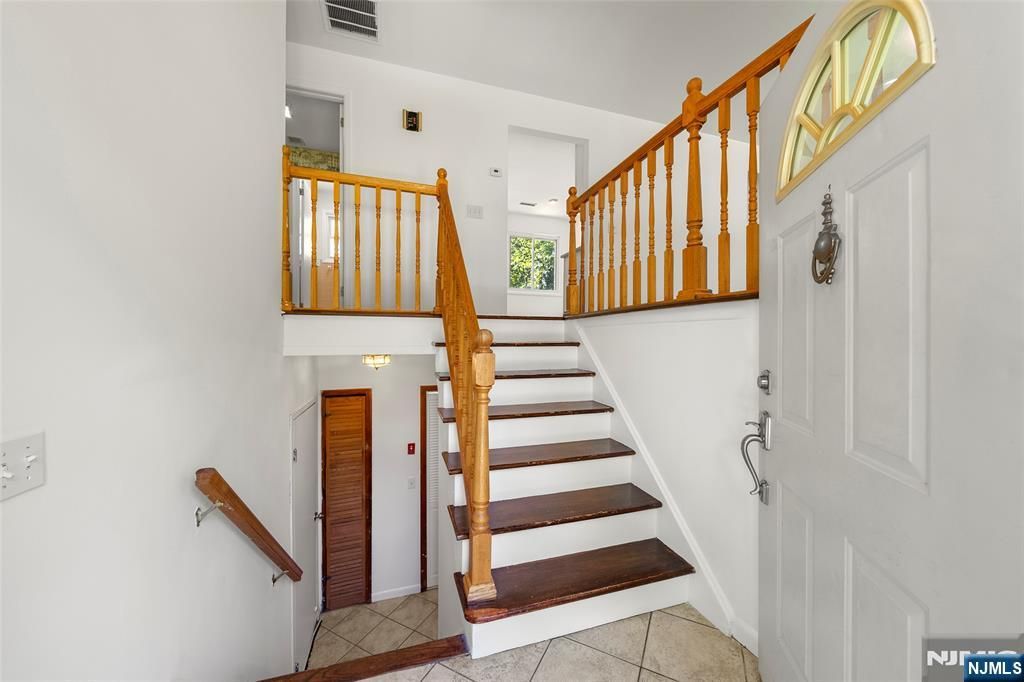 Photo of 356 Allendale Avenue, Allendale, NJ 07401 (MLS # 25025181)