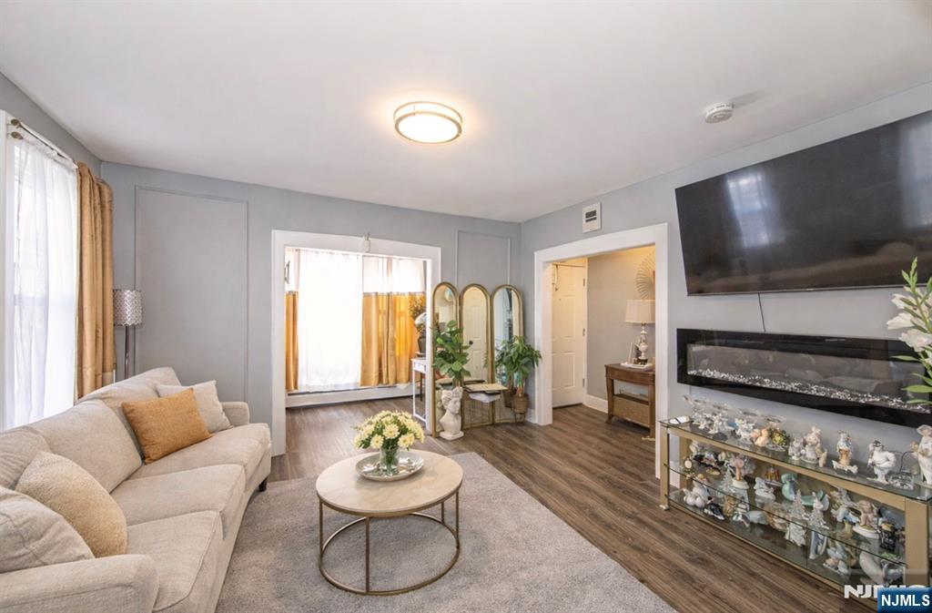 413 Beardsley Avenue