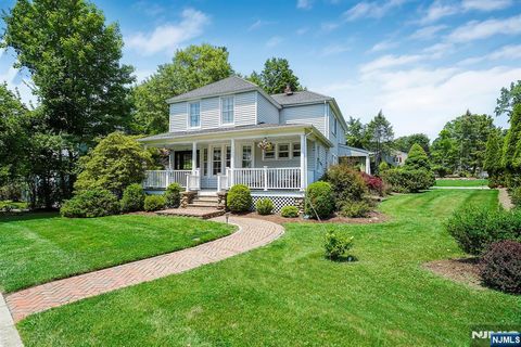 102 Colony Avenue Park Ridge NJ 07656