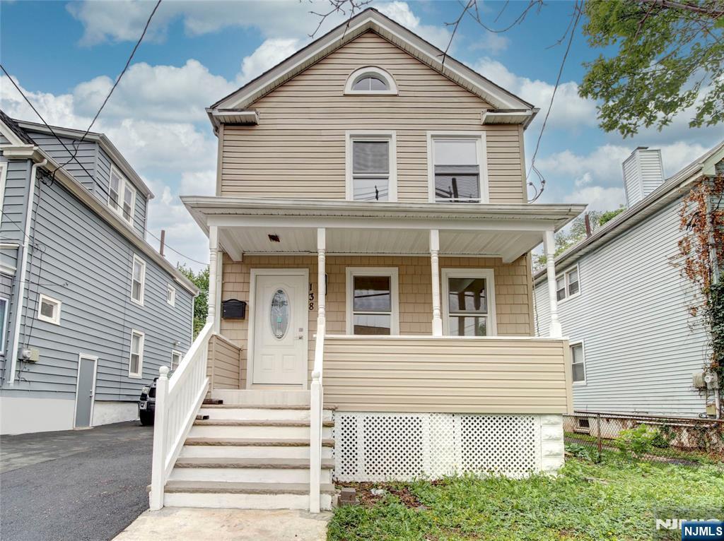 Property for Sale at 138 Willow Street, Bloomfield, New Jersey - Bedrooms: 3 
Bathrooms: 3 
Rooms: 7  - $575,000