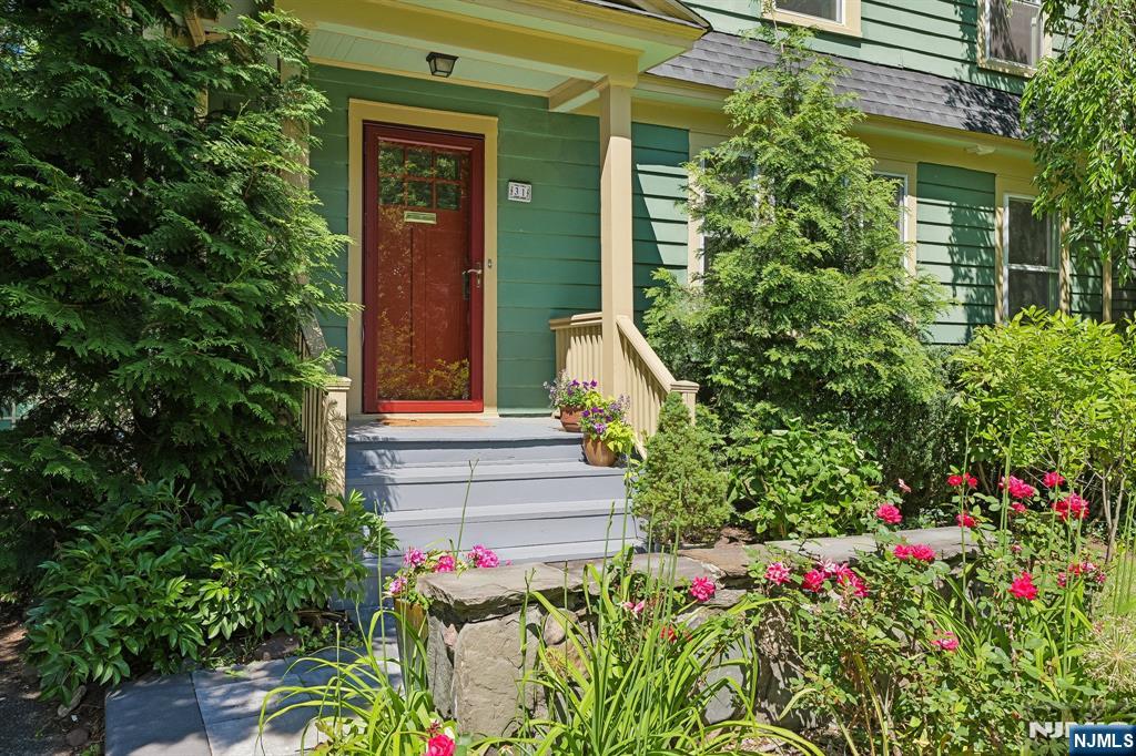 31 Macopin Avenue