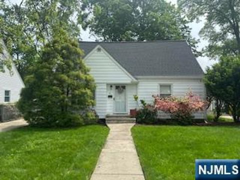 242 Hamilton Road Teaneck NJ 07666