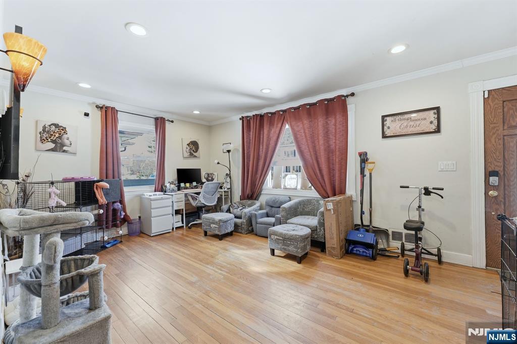 95 Cedar Avenue