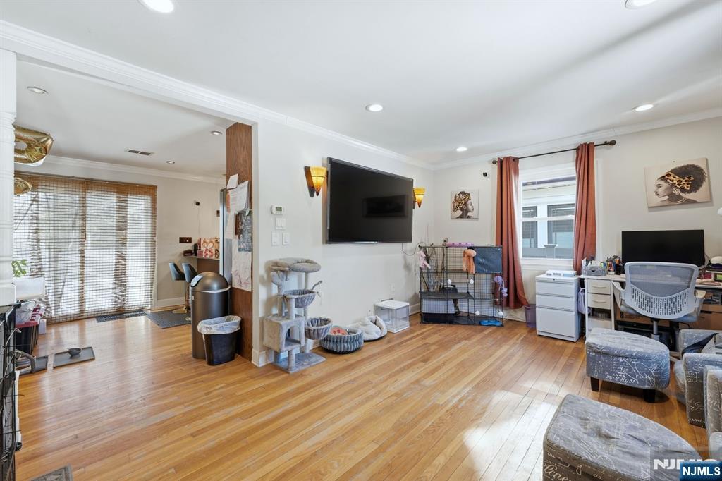 95 Cedar Avenue