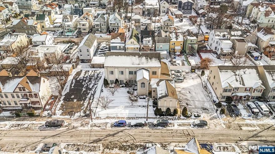 Discover a unique 8-unit garden-style multifamily property that stands apart from the rest! Situated on the border of the Wrigley Park and East Side neighborhoods, this well-maintained asset offers tremendous curb appeal, a very attractive option for local renters. With minimal deferred maintenance, investors can cash flow from day one, while still unlocking additional value through strategic management and improvements. Boasting a thoughtful unit mix, each apartment is spacious and well laid out, catering to tenant comfort and long-term occupancy. Whether youâ€™re an investor looking for a stable income-producing property or seeking an opportunity to enhance returns throughout repositioning, this property delivers both reliability and upside for its next owner.