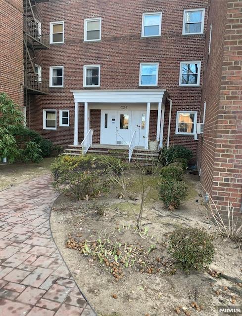 326328 N Bridge Plz 3 C, Fort Lee, New Jersey - 1 Bedrooms  
1 Bathrooms  
4 Rooms - 