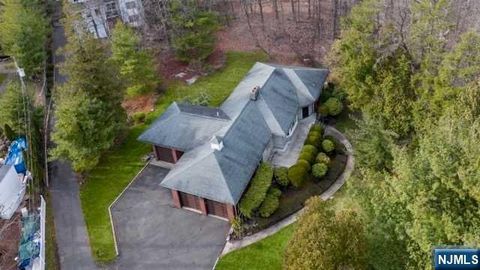 Photo of 35 Old Dock Road, Alpine, NJ 07620 (MLS # 26004213)