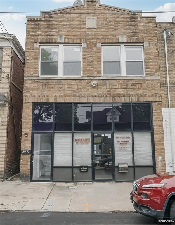 39 Fort Lee Road