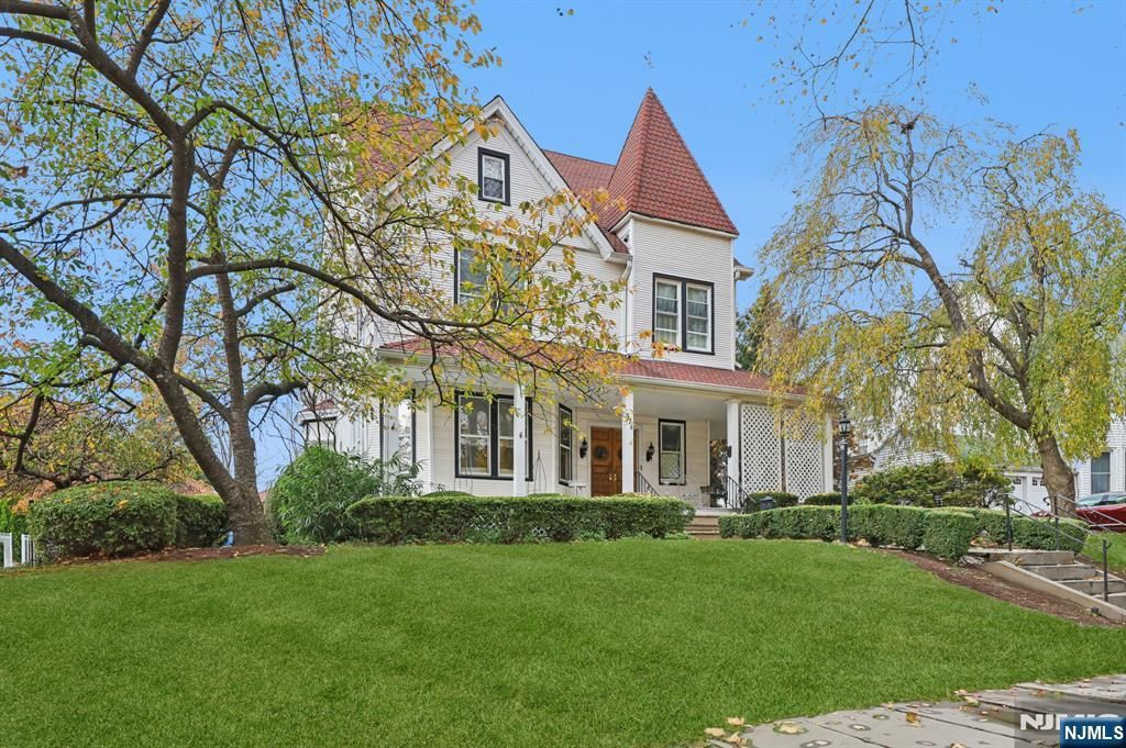 Photo of 328 Carmita Avenue, Rutherford, NJ 07070 (MLS # 26006439)