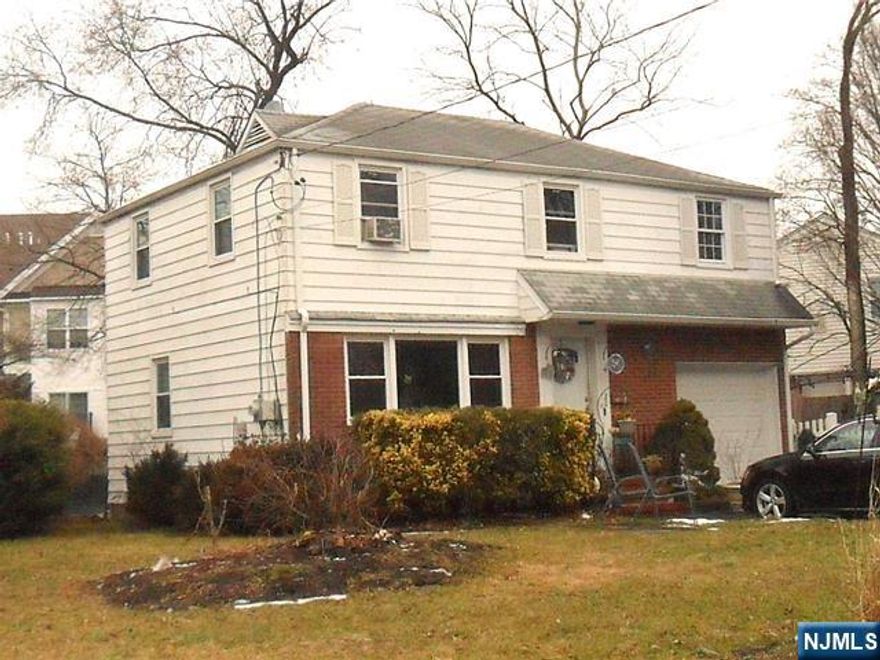 Great opportunity for a home in Dumont, NJ that is close to transportation. Call Paul Van Dyke to schedule showing (201)978-3024. This sidehall colonial offers 3 bedrooms, 2 baths, kitchen, dining room, living and family room plus a finished lower level. The yard is conveniently fenced ... a tremendous opportunity to make this a true gem!