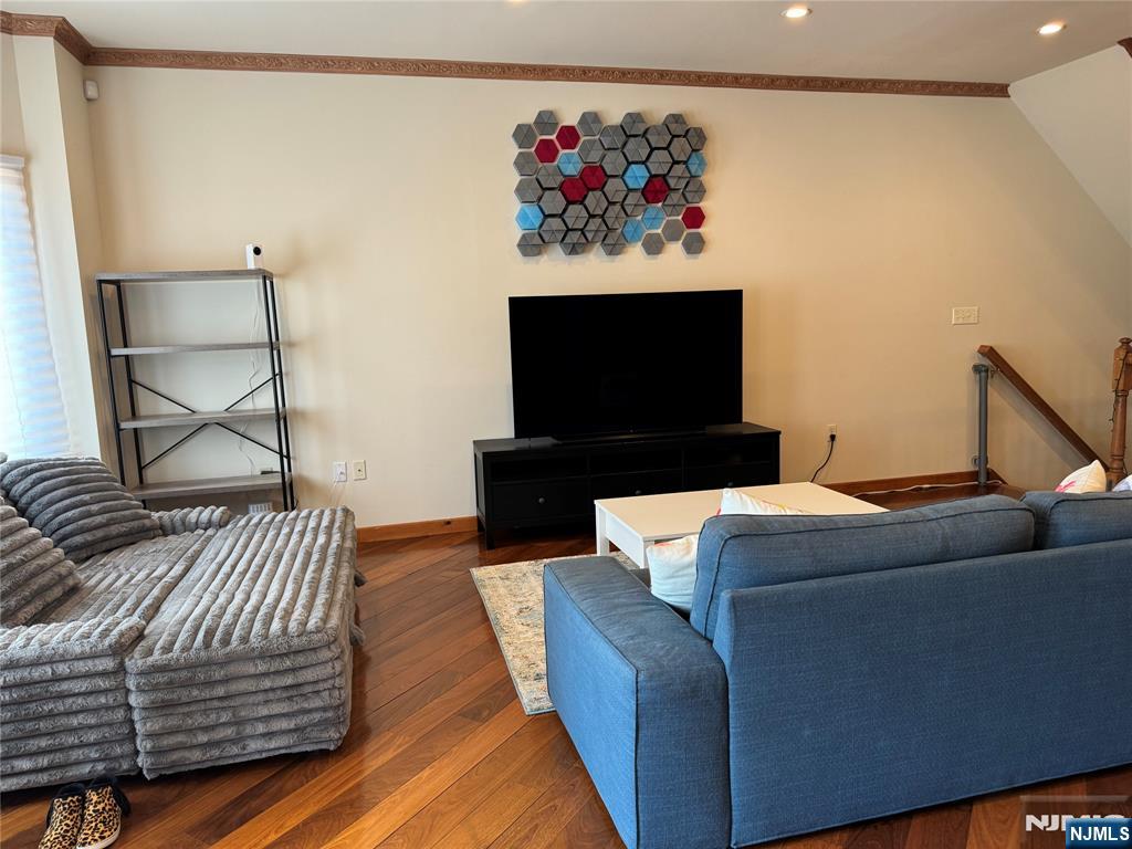 141 E Edsall