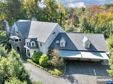 Photo of 9 Cameron Road, Saddle River, NJ 07458 (MLS # 26038259)