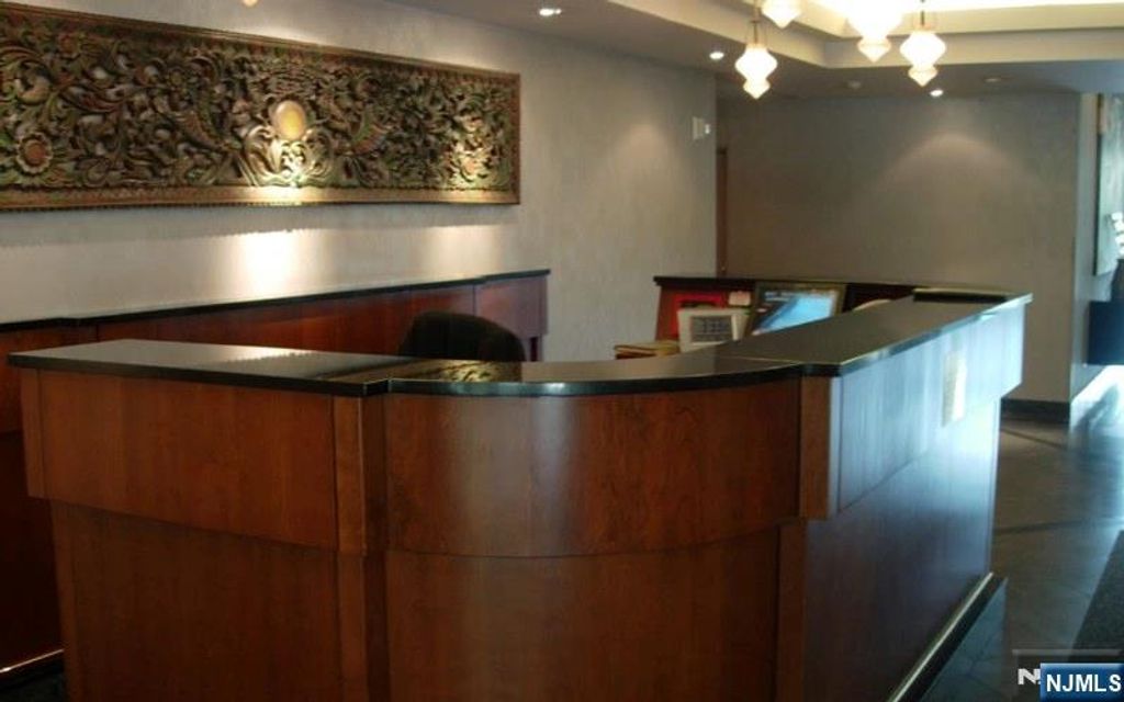 Photo of 2150 Center Ave #6F, Fort Lee, NJ 07024 (MLS # 26005703)