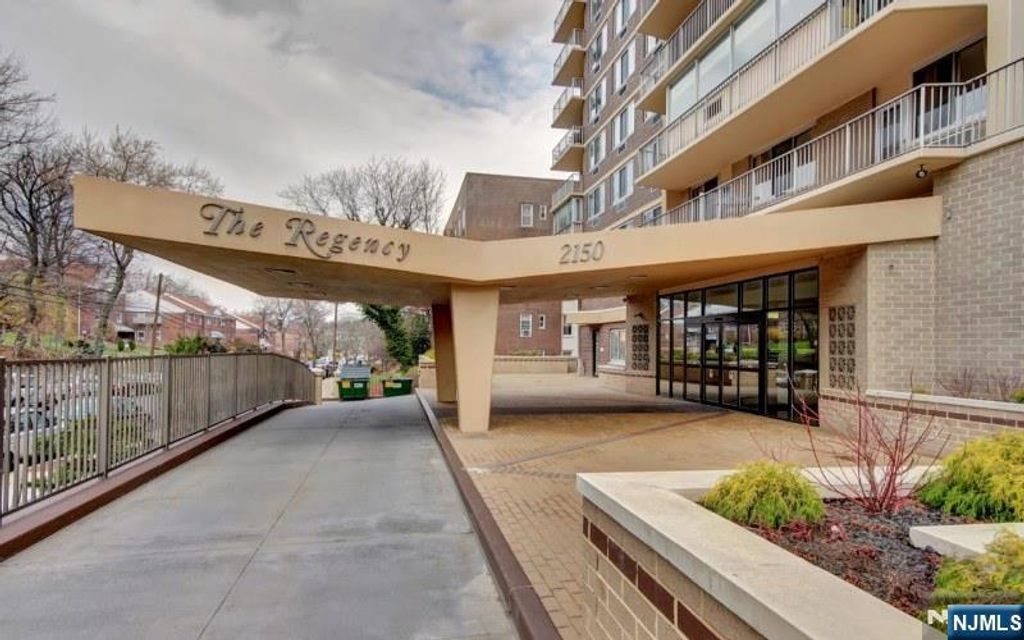 Photo of 2150 Center Ave #6F, Fort Lee, NJ 07024 (MLS # 26005703)