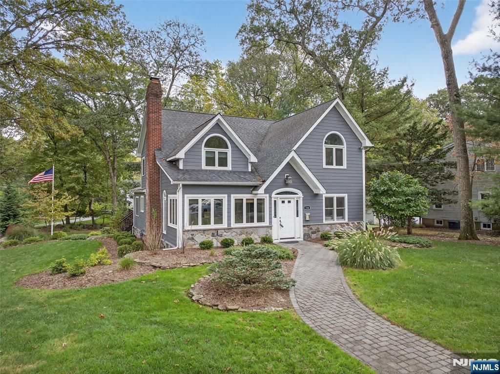 Photo of 128 Oak Ridge Road, Ramsey, NJ 07446 (MLS # 25035285)