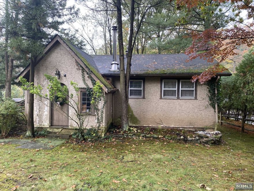 1 bedroom, 1 bath cottage sitting on .35 acres located in Park Ridge, NJ. Knock down this home and build your dream home in this desirable neighborhood. Home being sold strictly "as is," no representation being made on home, value is in the land. Cash deal only.