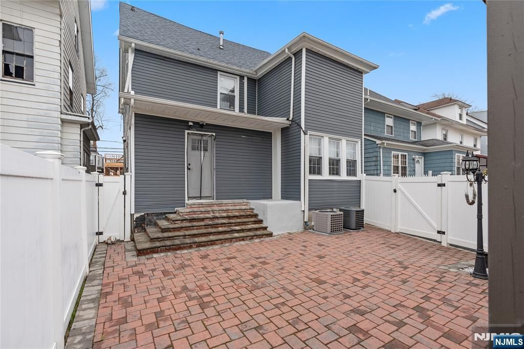 Photo of 886888 Degraw Avenue, Newark, NJ 07104 (MLS # 26010093)