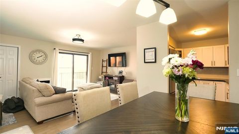 651 Riverside A7 Lyndhurst NJ 07071