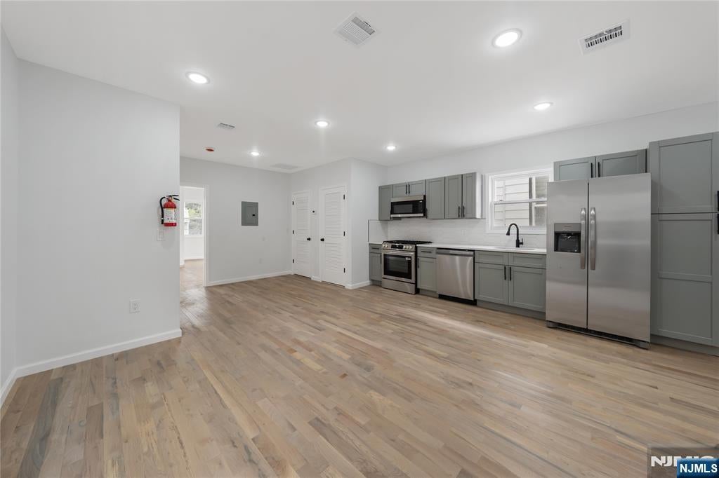 303 Ellis Avenue