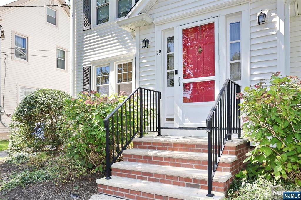 19 S Lyle Avenue