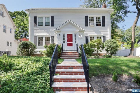 Photo of 19 S Lyle Avenue, Tenafly, NJ 07670 (MLS # 26033593)