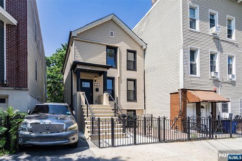 Photo of 299 Halladay Street, Jersey City, NJ 07304 (MLS # 25035721)