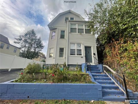 10 Charles Street East Orange NJ 07017