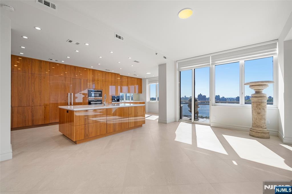 100 Carlyle Drive VP6