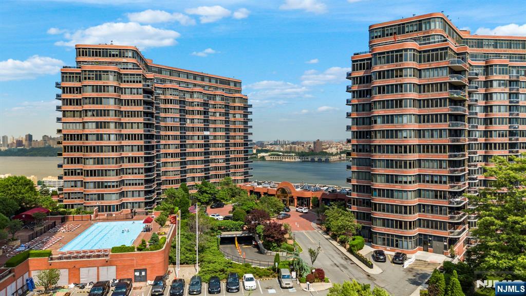 100 Carlyle Drive VP6