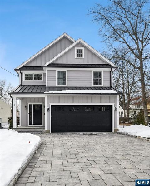 Photo of 4 Plymouth Drive, Livingston, NJ 07039 (MLS # 26005402)