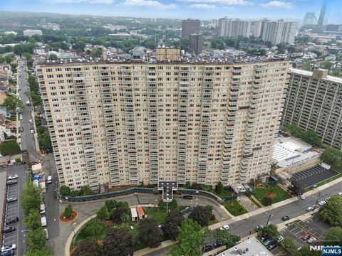555 North Avenue 25L Fort Lee NJ 07024