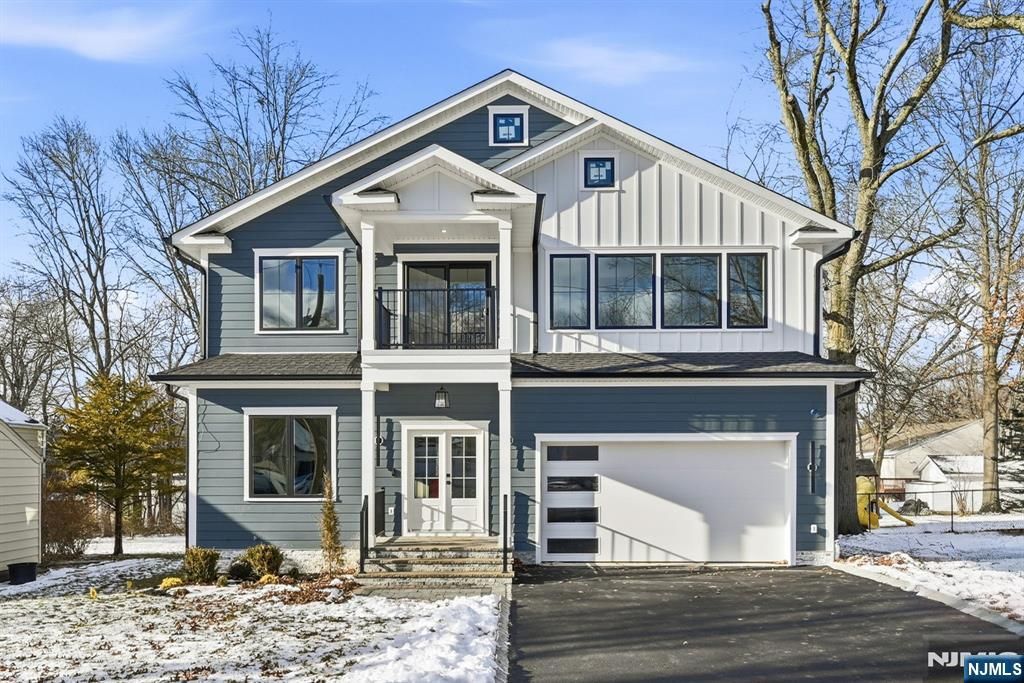 Photo of 8 Montgomery Road, Livingston, NJ 07039 (MLS # 26000200)