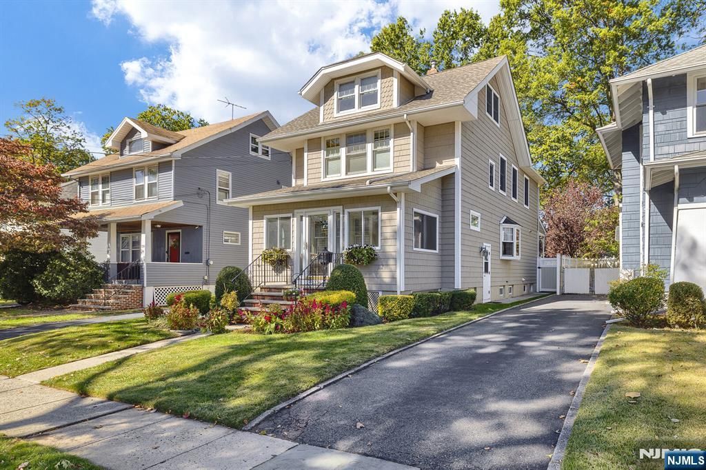 Photo of 334 Park Avenue, Rutherford, NJ 07070 (MLS # 25036609)