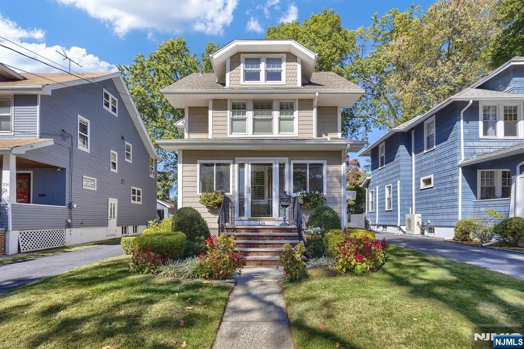Photo of 334 Park Avenue, Rutherford, NJ 07070 (MLS # 25036609)