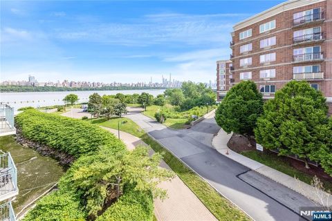 Photo of 337 The Promenade #337, Edgewater, NJ 07013 (MLS # 26019864)