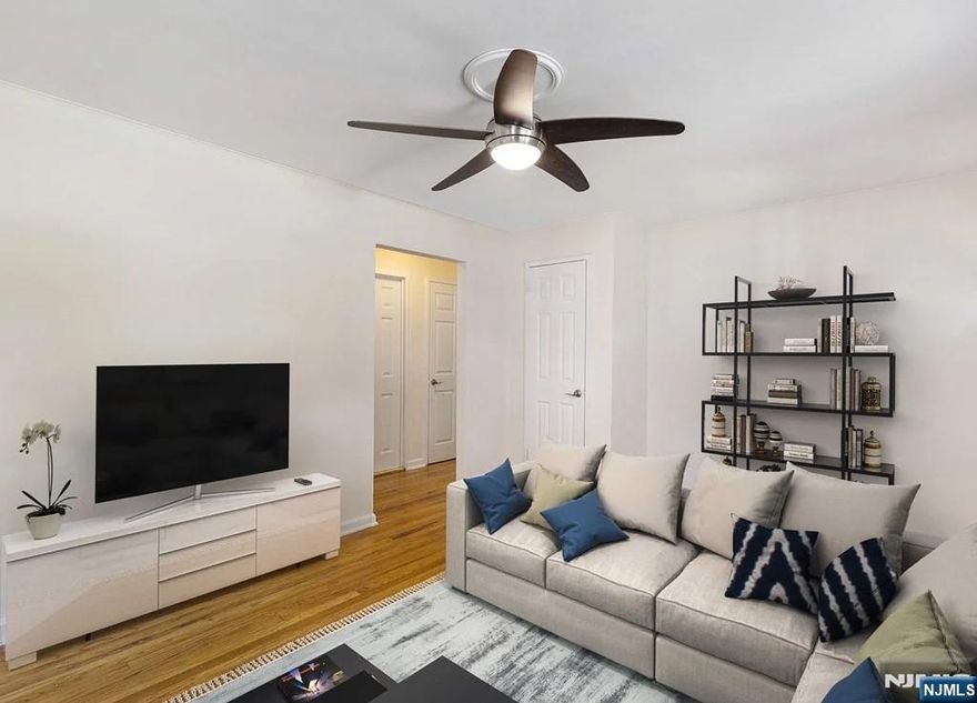 This newly renovated residence is situated in a quiet and well-maintained neighborhood. Heating and parking are included for added convenience. The unit features a private in-unit washer and dryer. Ideally located near a highway entrance, it offers excellent access for commuting and transportation. Community amenities include a fully equipped fitness center, outdoor BBQ area, childrenâ€™s playground, and a shared laundry facility.