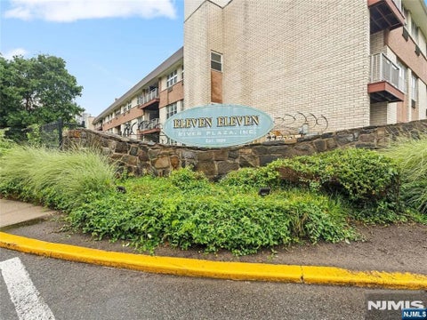 Photo of 1111 River RD #C32, Edgewater, NJ 07020 (MLS # 26038620)