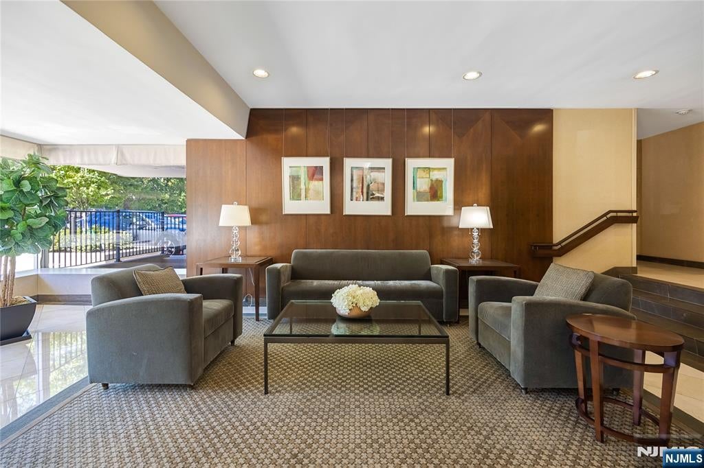 Homes for Sale in Northern NJ | ThisIsRiverEdge.com 3 Horizon Road 1023