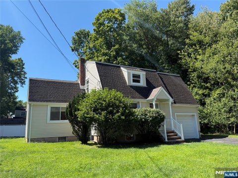 Photo of 36 Morningside, Cresskill, NJ 07626 (MLS # 26028590)