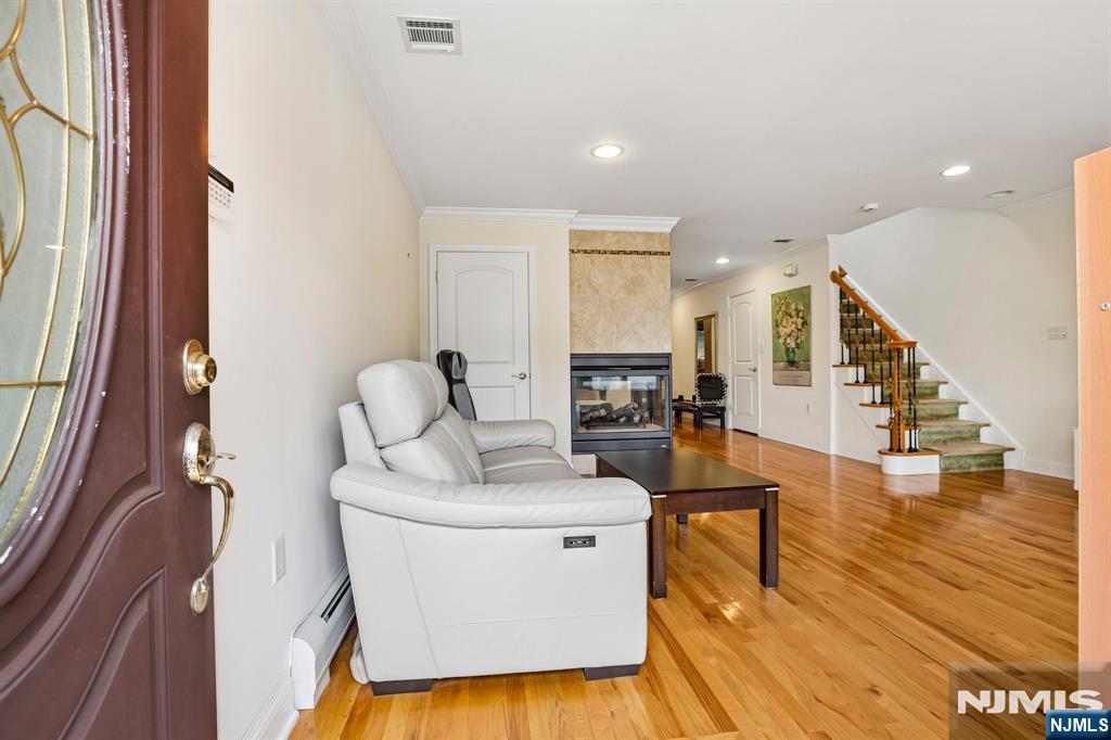 696 West End Avenue 2