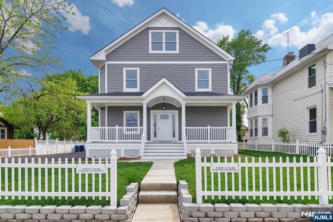 Photo of 169 Passaic St #3, Hackensack, NJ 07601 (MLS # 26003740)