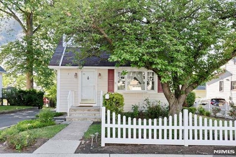 Photo of 49 S Franklin Avenue, Bergenfield, NJ 07621 (MLS # 26019053)