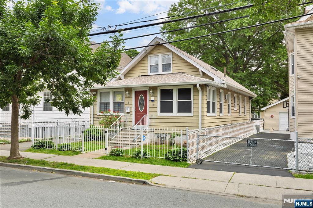 Property for Sale at 5 Ward Street, Clifton, New Jersey - Bedrooms: 4 
Bathrooms: 3 
Rooms: 7  - $459,000