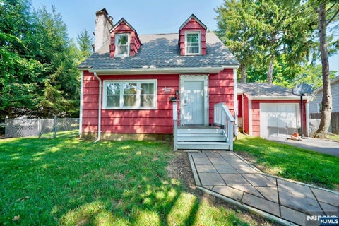 Photo of 17 Orchard Street, Pompton Lakes, NJ 07442 (MLS # 26034638)