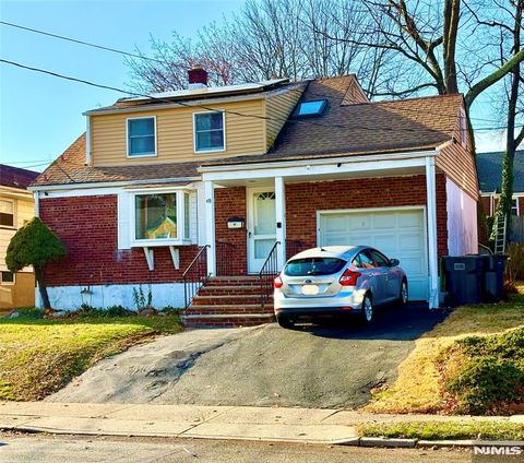 48 Sussex Road Bergenfield NJ 07621